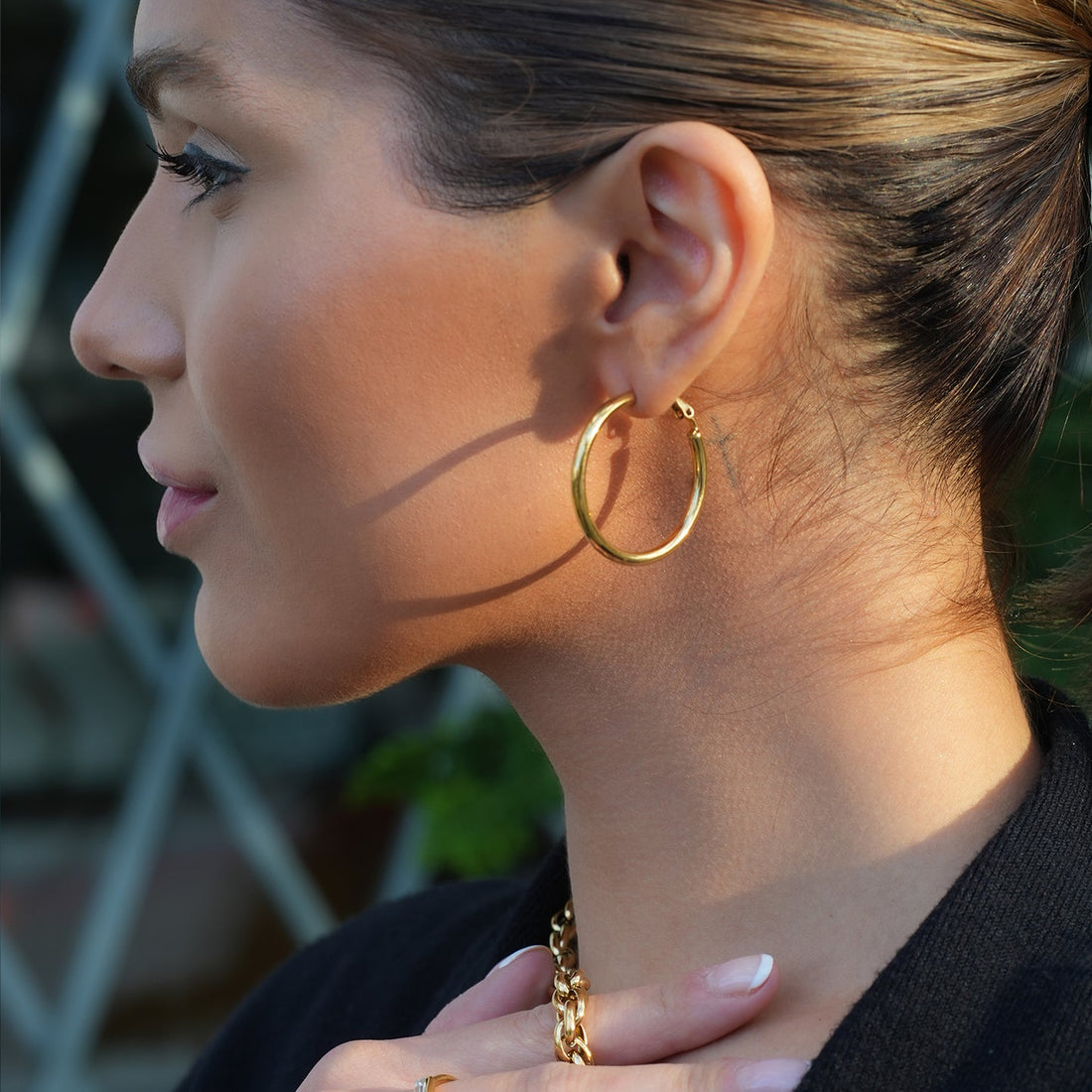 Hackney Nine YANNA Mid-Width Essential Hoop Earrings Gold Size C (3cm)
